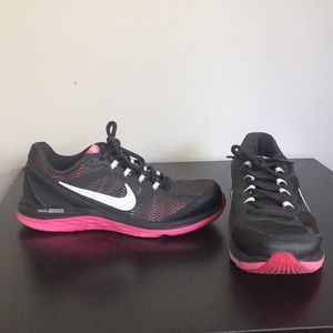 Nike dual fusion women’s size 8